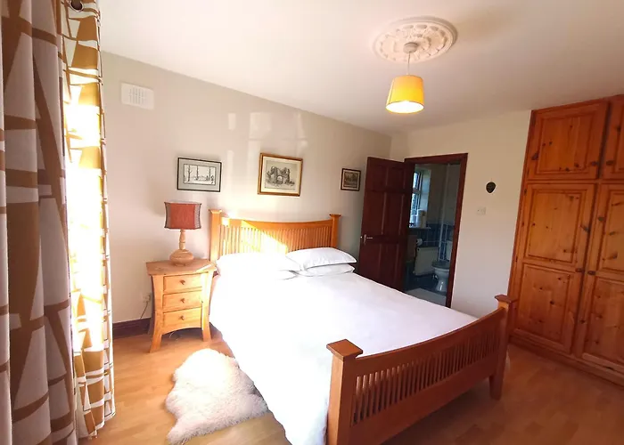 Bottega And Gallery * Gorey